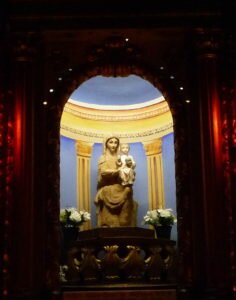 Statue Notre-Dame de Sarrance